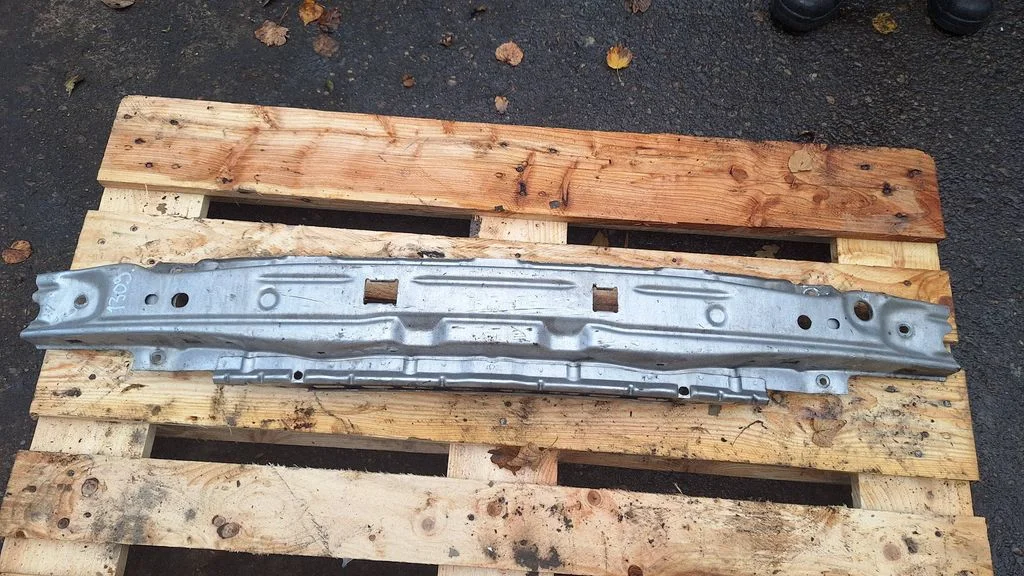 Front bumper cross member – Opel Zafira A (1999-2005)