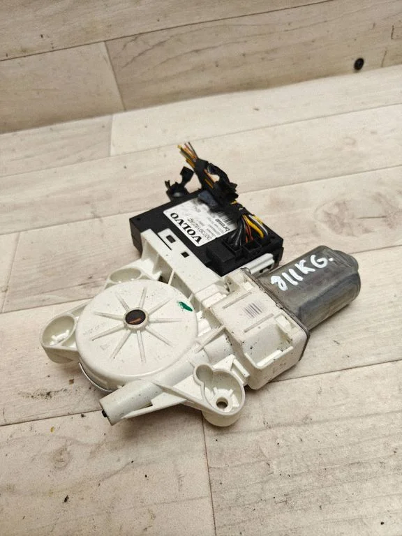 Rear door window regulator motor – Volvo V50 (2004-2007)