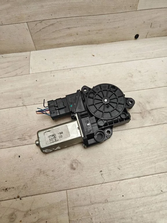 Rear door window regulator motor – Fiat Croma (2006-2016)