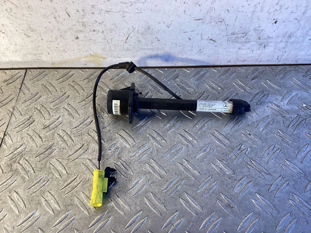 Bonnet Pedestrian Airbag Actuator – Mercedes-Benz C-Class W205 (2014-2021)