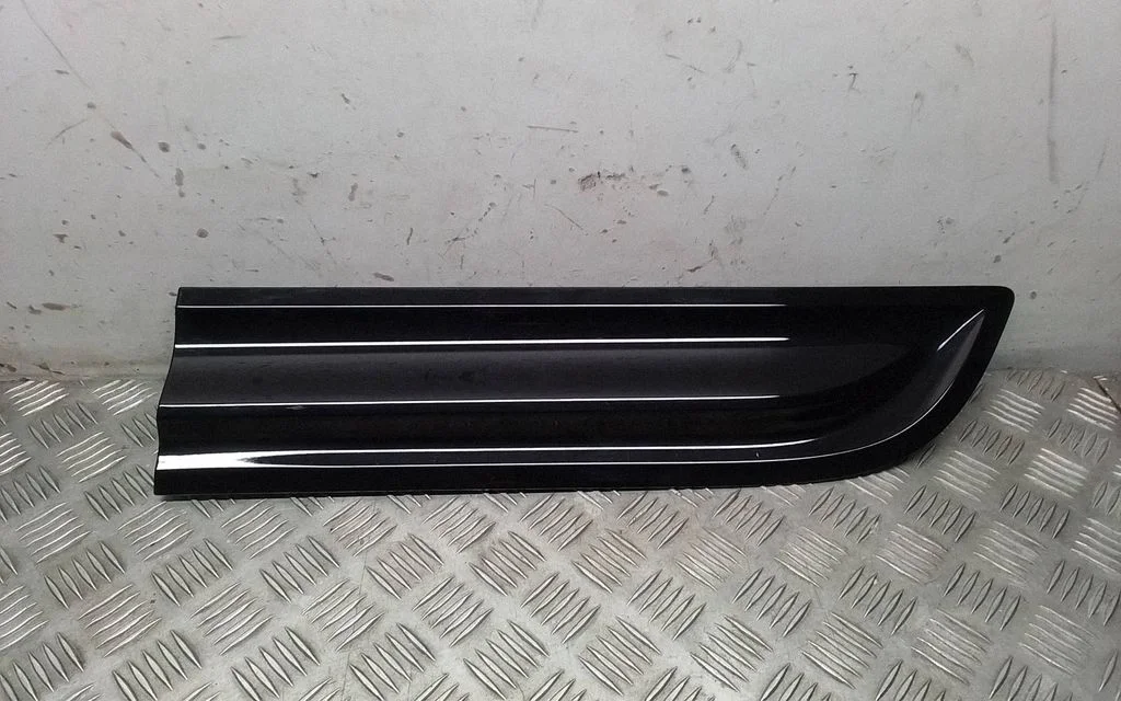 Aizmugurējo durvju apdare (molings) – Porsche Macan (95B) (2019-)