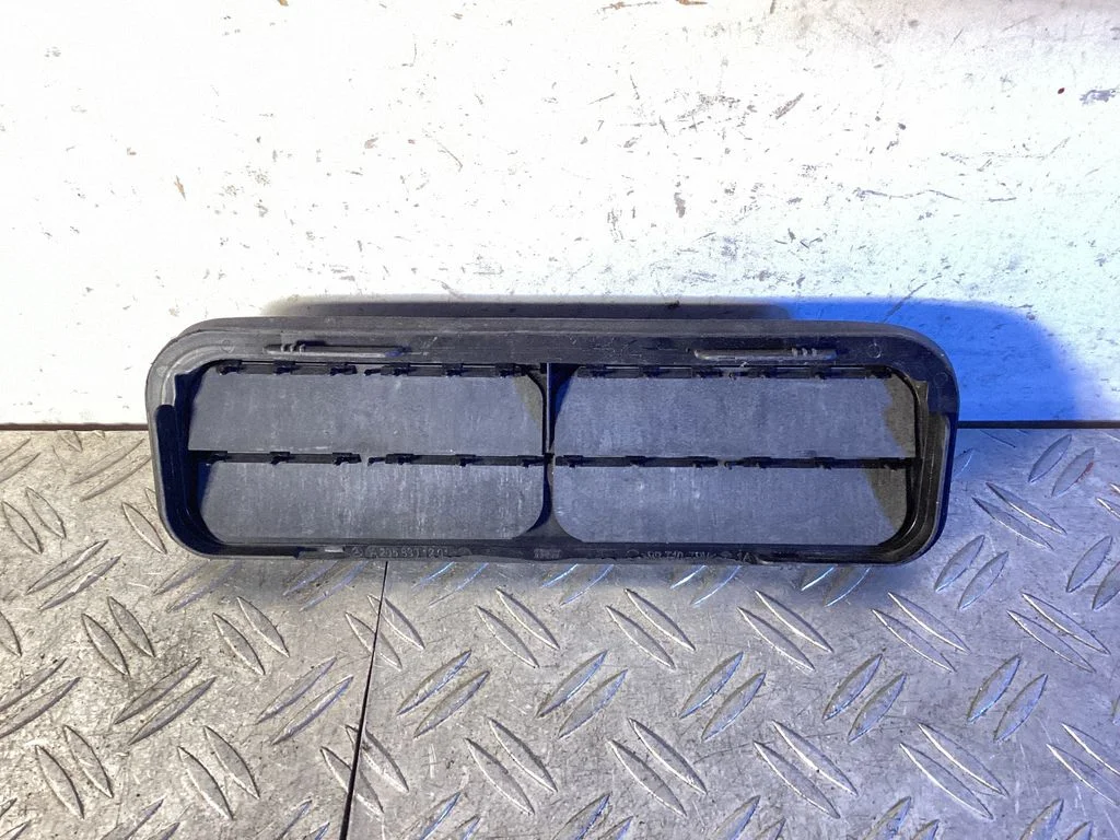 Ventilatsioonirest – Mercedes-Benz C-klass W205 (2014-2021)