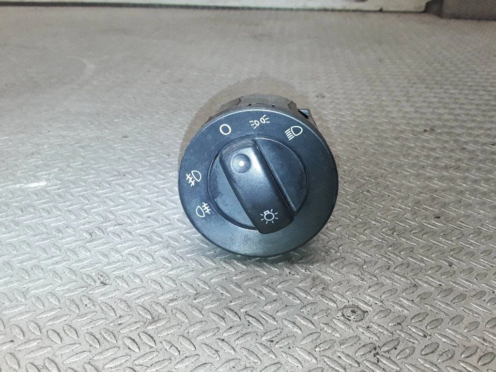 Przełącznik świateł 3R0941531