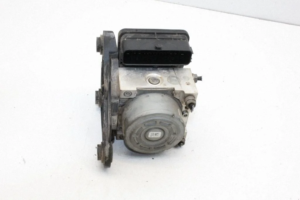 ABS-plokk – Volkswagen Passat B7 USA (2012-2019)