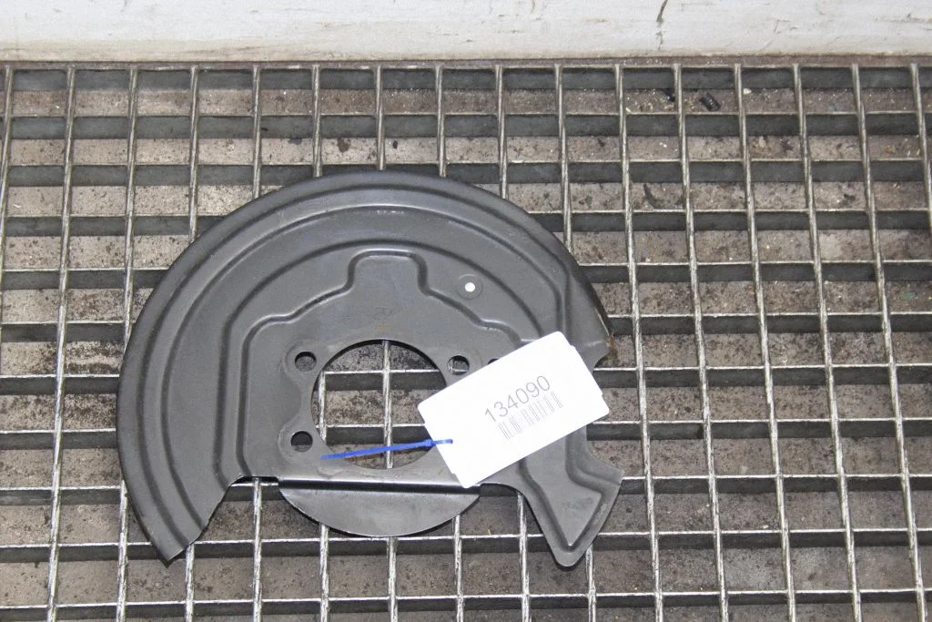 Front brake disc dust cover plate – Nissan Leaf II (ZE1) (2017-2025)