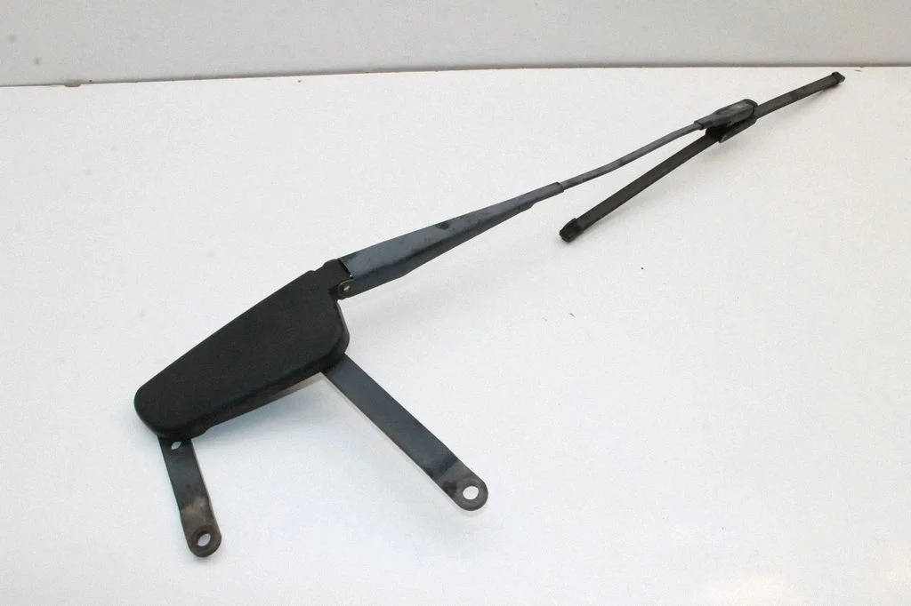 Windshield/front glass wiper blade – Mercedes-Benz ML-Class W164 (2005-2011)