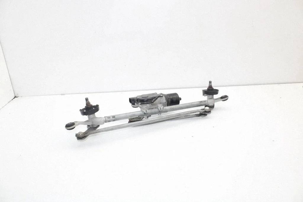 Front wiper linkage and motor – Nissan X-Trail T32 (2014-2021)