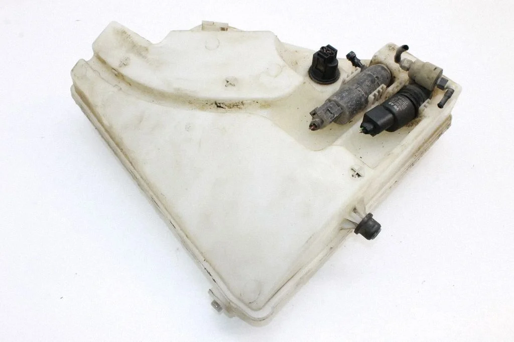 Windshield washer fluid reservoir/tank – Volkswagen Touareg II (2010-2018)