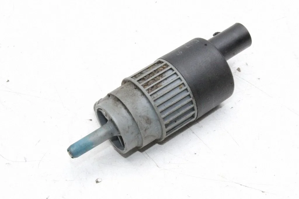 Klaasipesuvedeliku pump (klaaside) 6M2113K082AB