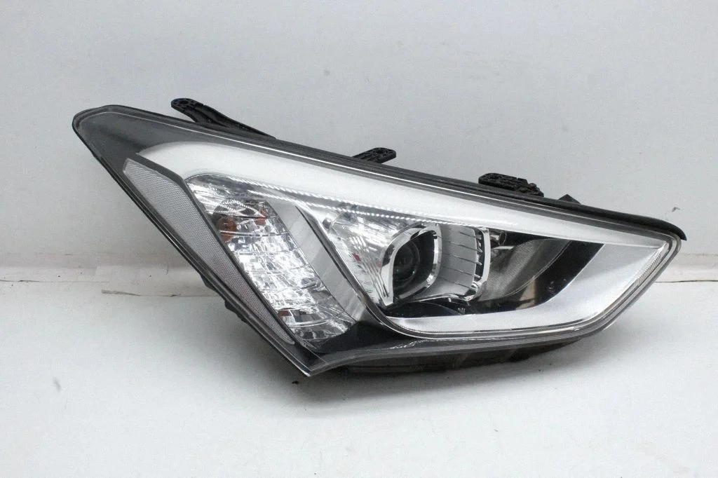 Headlight/headlamp – Hyundai Santa Fe (2013-2017)