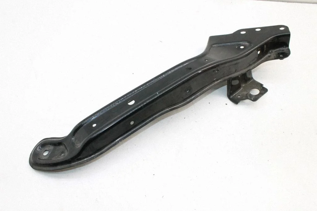Esitule kinnitusklamber – vasak