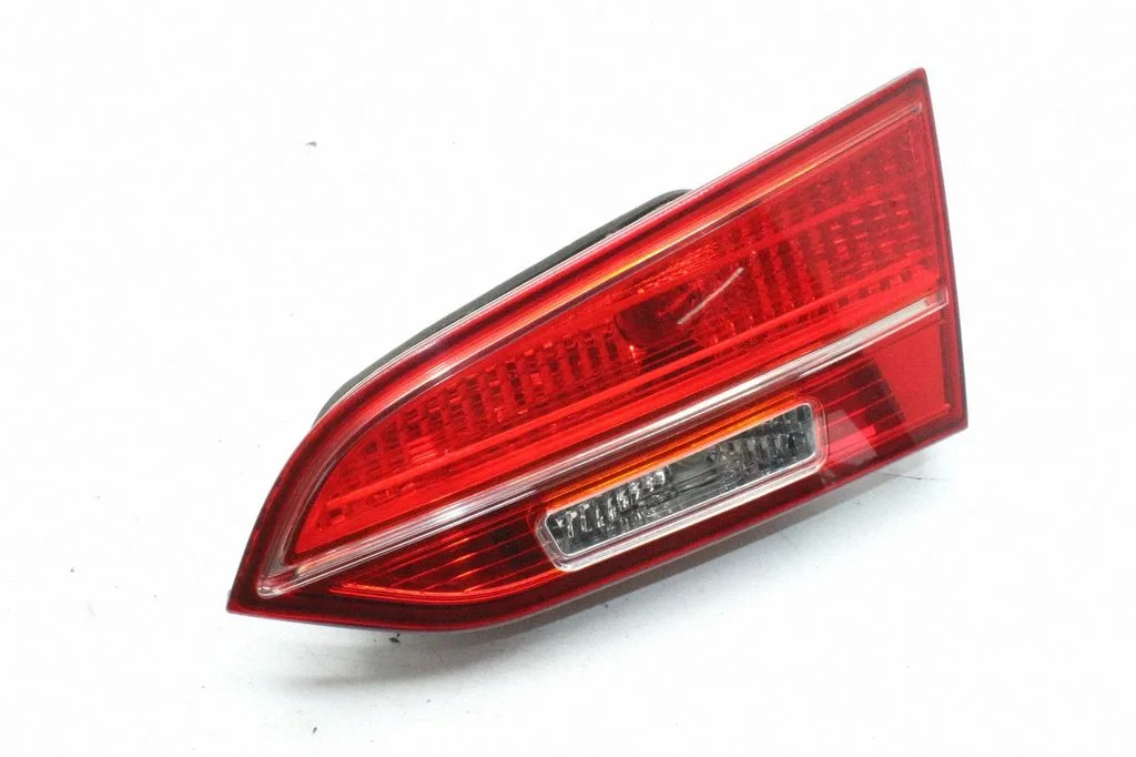 Tailgate rear/tail lights 924062W030