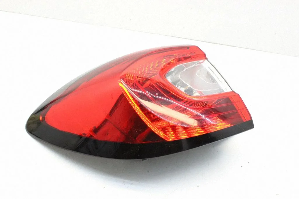 Lampa tylna w błotniku – Renault Captur (2013-2020)