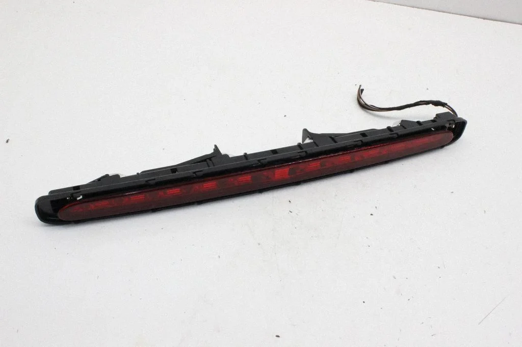 Papildu stopgaismas lukturis – Mercedes-Benz E klase W211 (2002-2009)