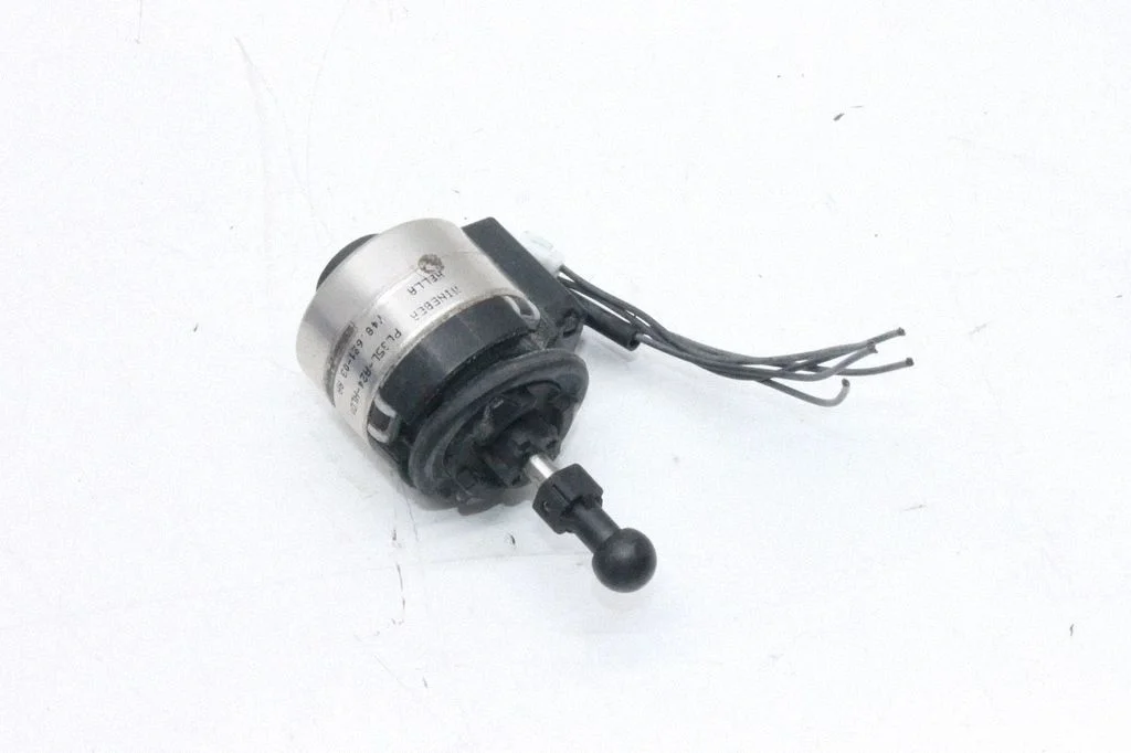 Headlight level adjustment motor – Tesla Model Y (2020-)