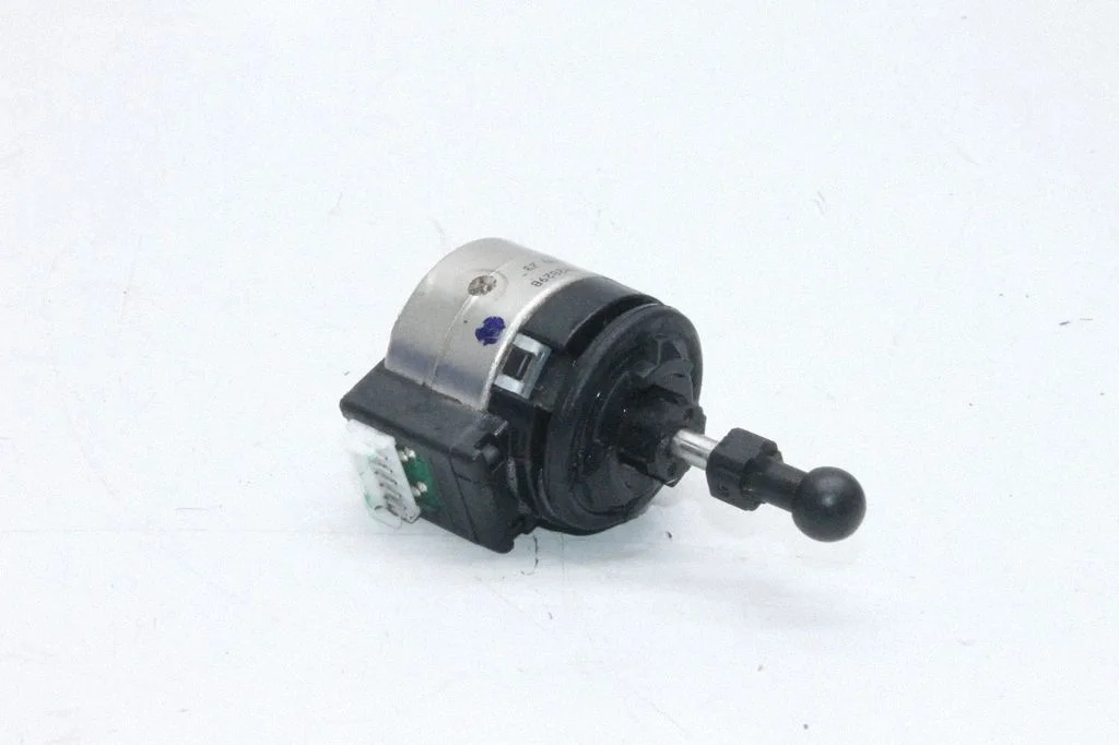 Headlight level adjustment motor – Tesla Model Y (2020-)