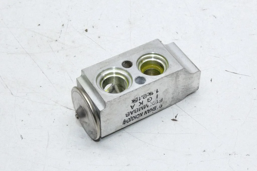 Air conditioning (A/C) expansion valve