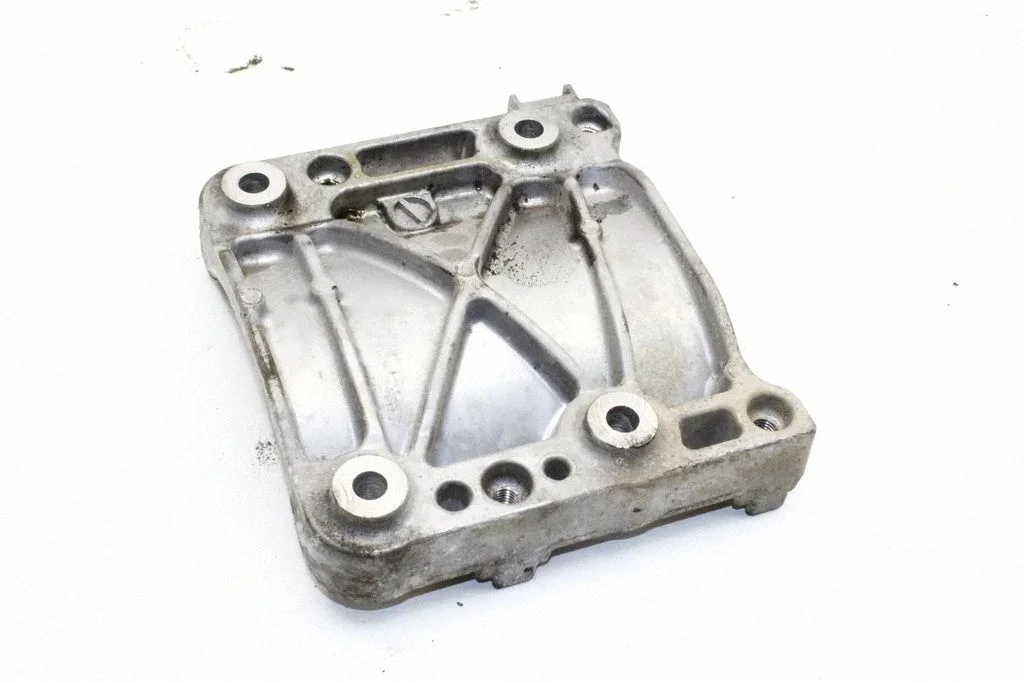 Kliimakompressori kinnitusklamber – Honda CR-V (2007-2012)
