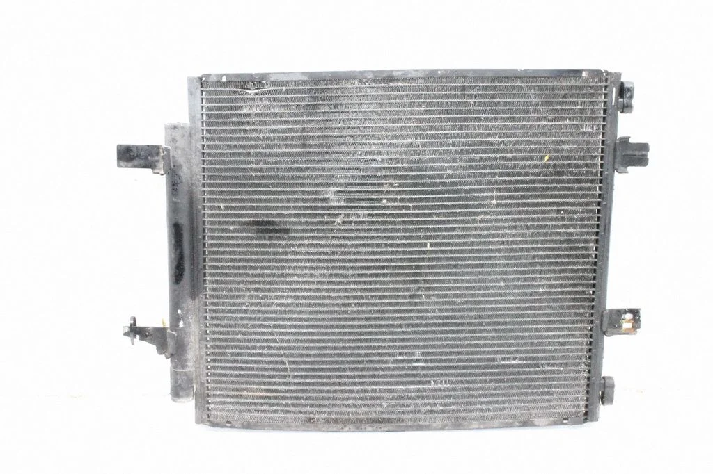 Kliimaseadme jahutusradiaator (kondensaator)