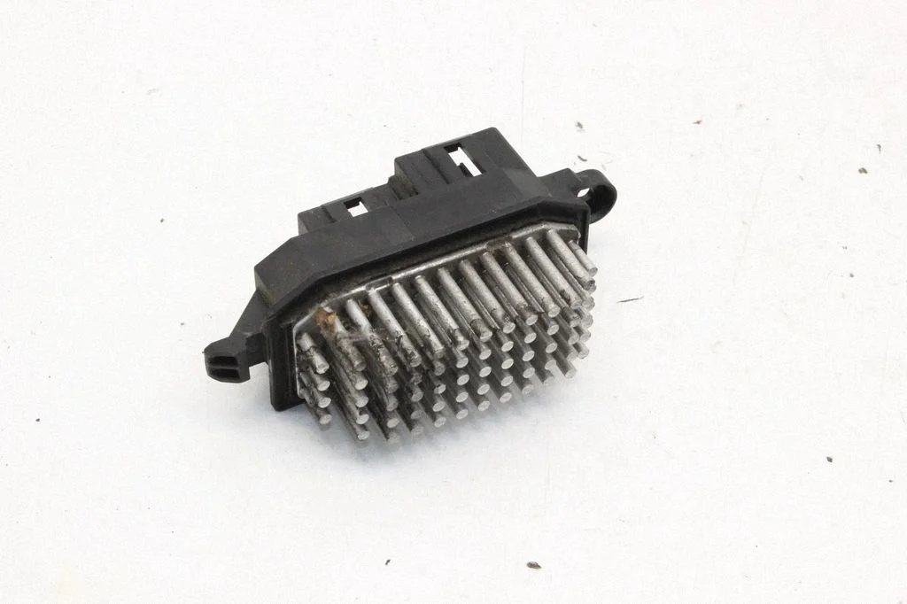 Salongipuhuri takisti 2776100A26