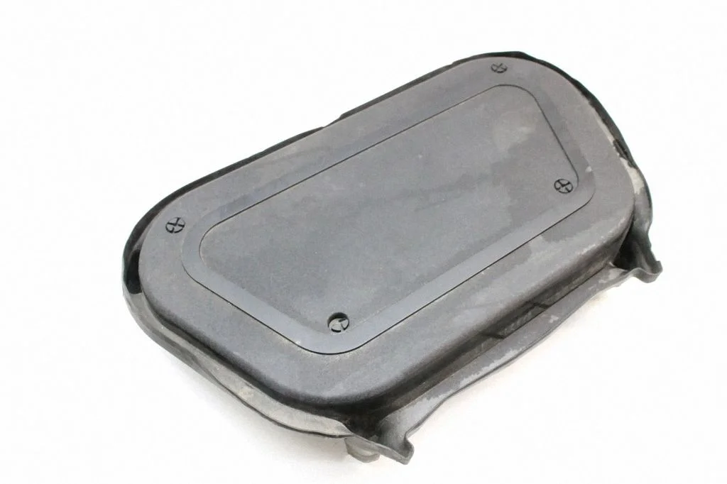 Pokrywa filtra kabinowego – Audi A8 S8 D3 4E (2002-2009)