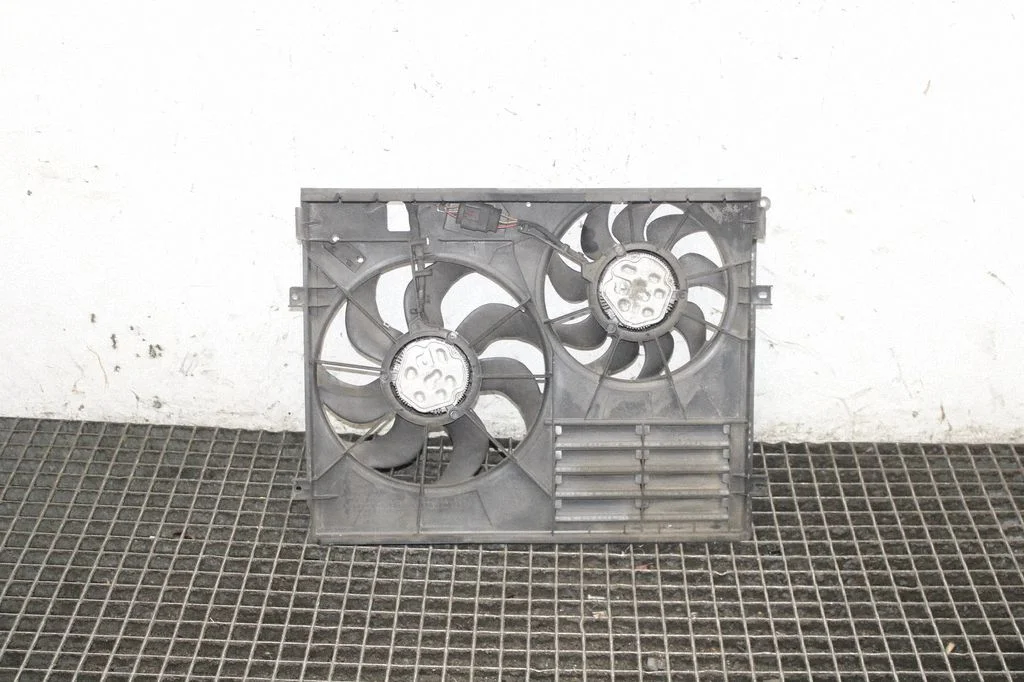 Radiaatori ventilaatori difuusor 7N0121205H