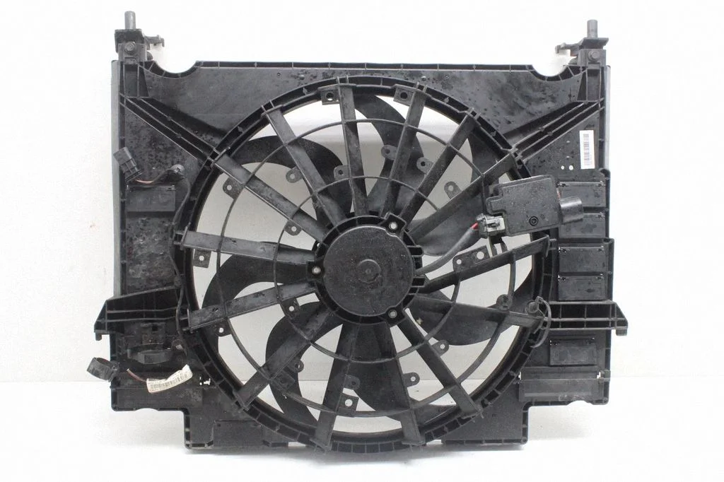 Radiaatori ventilaatori difuusor HK838C607AE