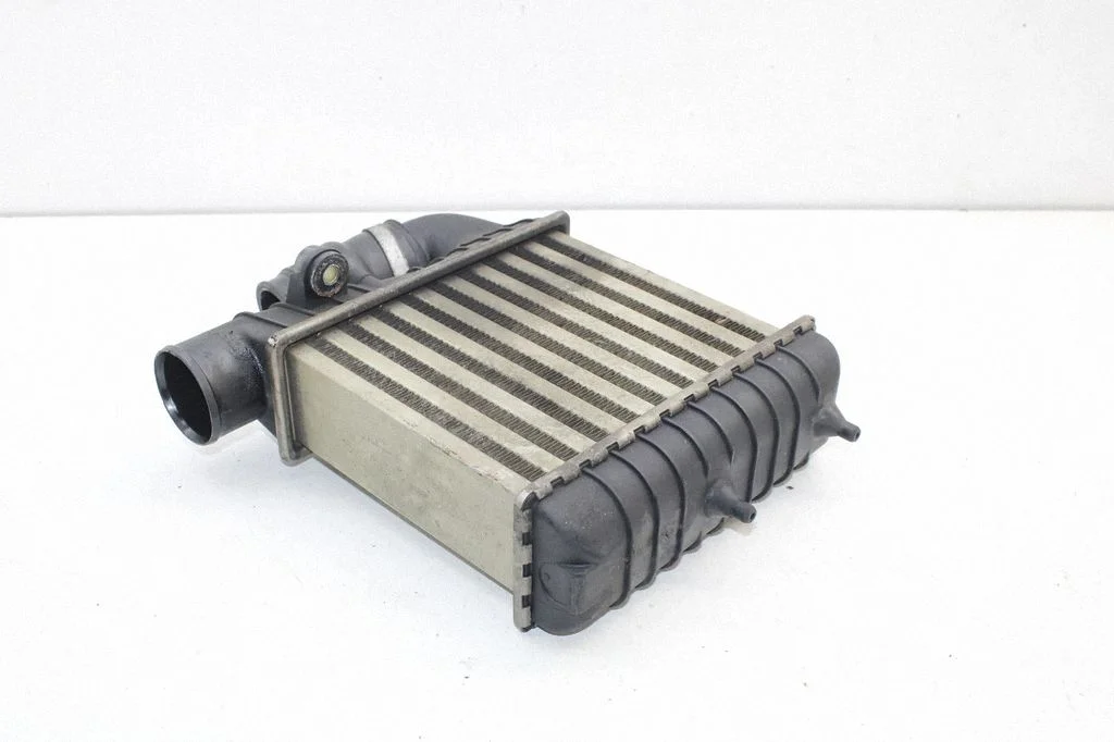 Vahejahuti radiaator 7599418
