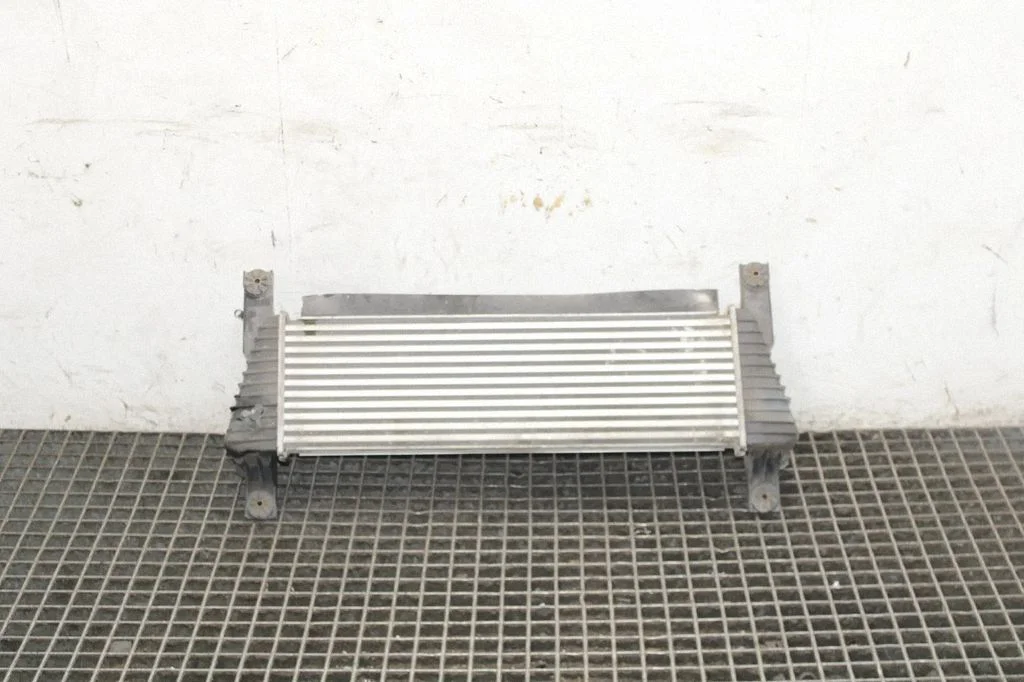 Vahejahuti radiaator AB399L440AF