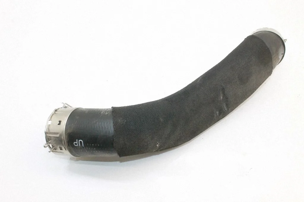 Vahejahuti voolik (-ud)/ toru (-d) 8471881