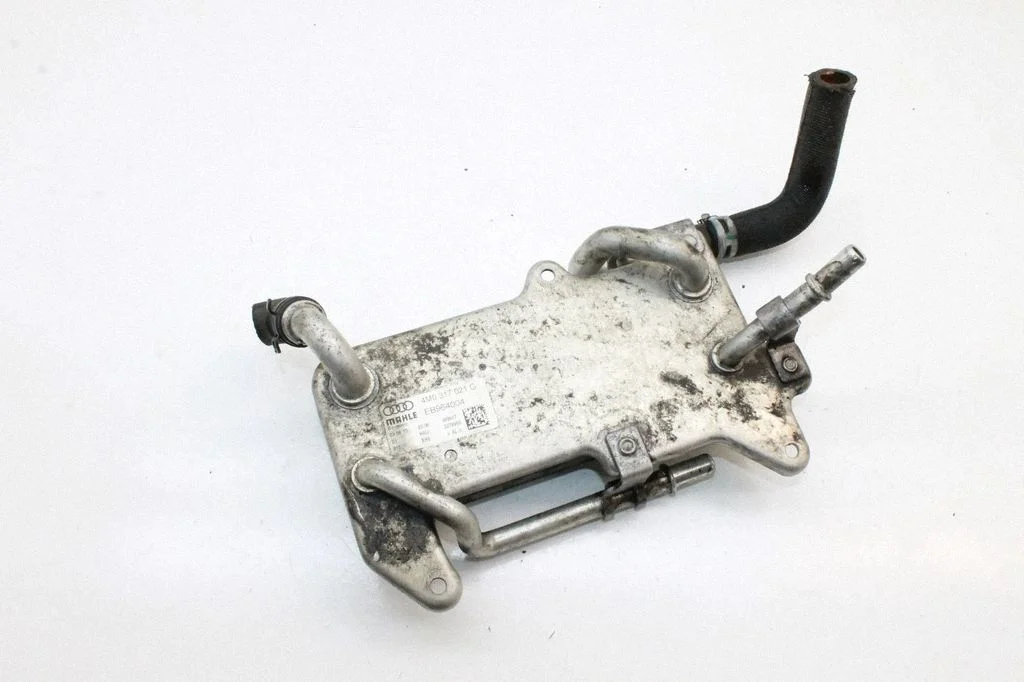 Mootoriõli radiaator 4M0317021G