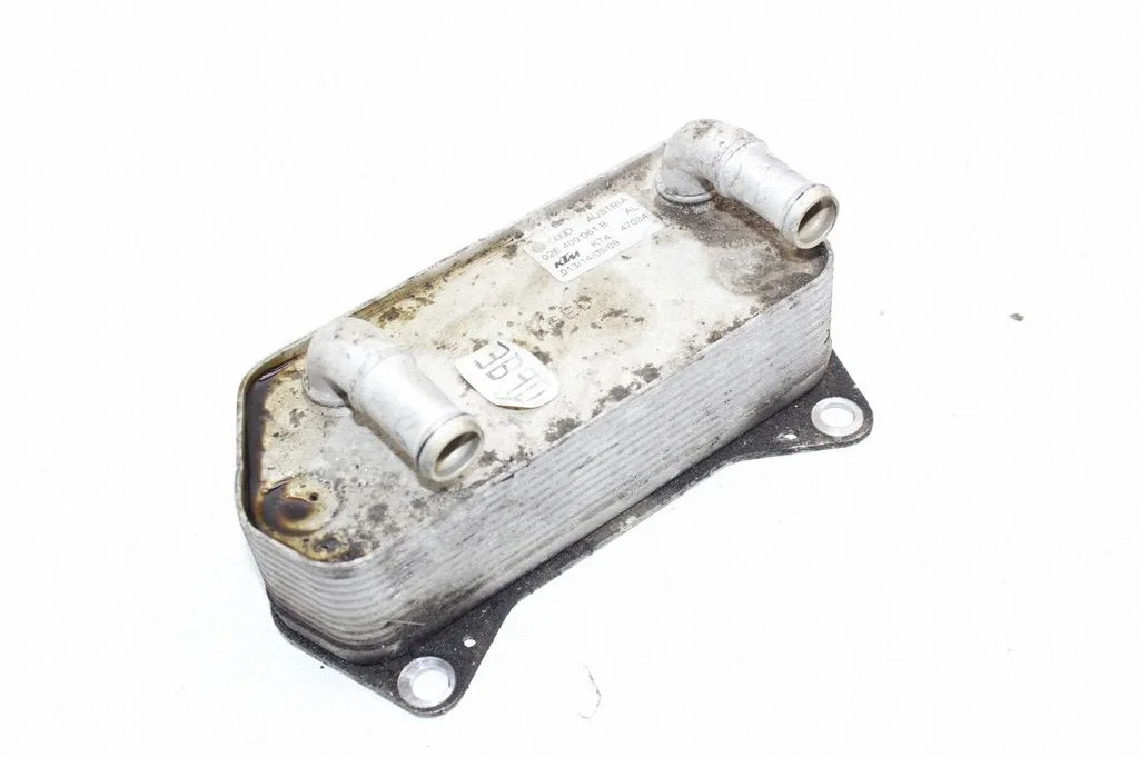 Mootoriõli radiaator 02E409061B