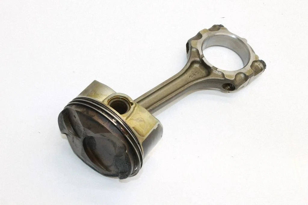 Piston – Lexus GS 250 350 300H 450H (2013-)