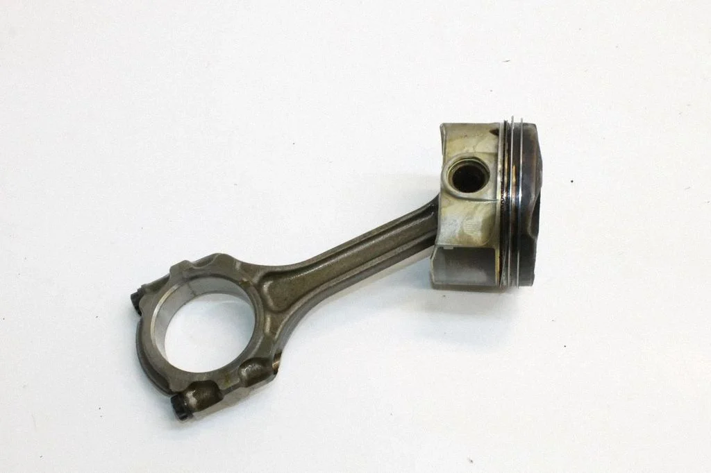 Piston – Lexus GS 250 350 300H 450H (2013-)