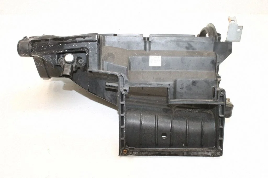 Air filter box cover – Mercedes-Benz SLK-Class R170 (1996-2004)