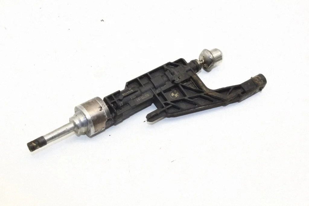 Sprausla (-as) (inžektors (-i)) – BMW 7. sērija G70 (2022-)