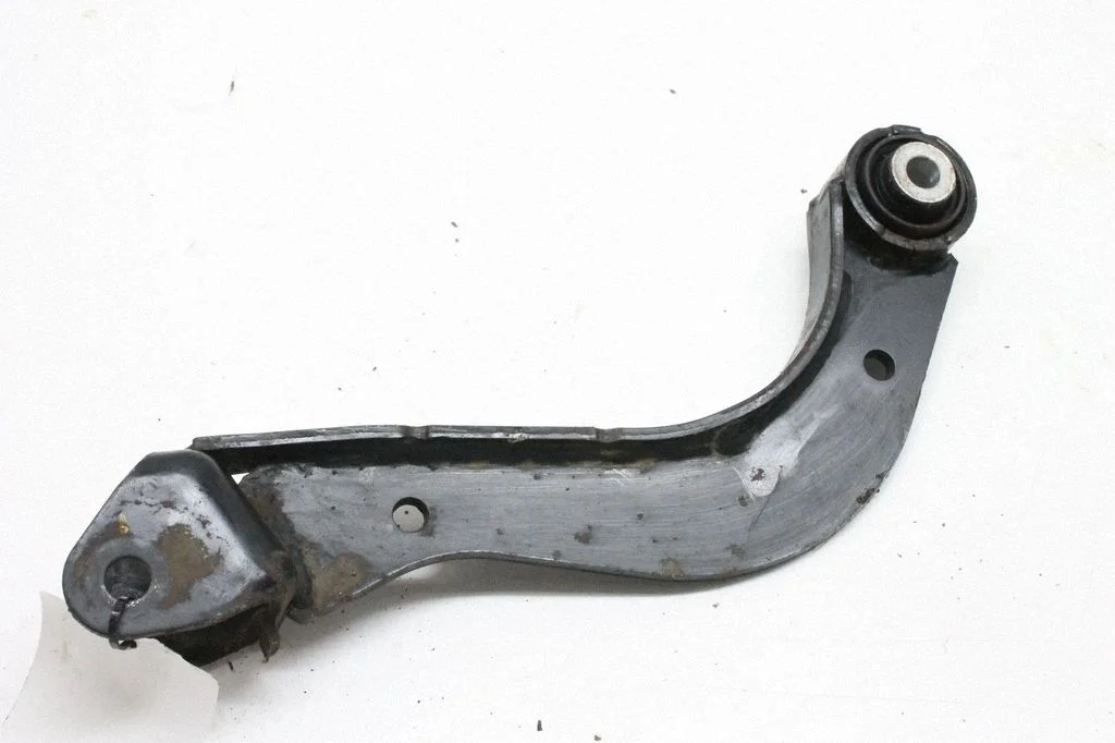 Rear control arm – Toyota bZ4X (2022-)