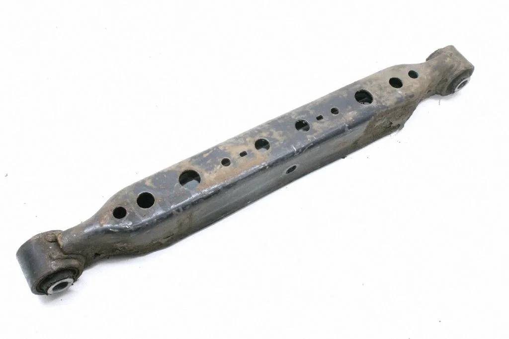 Tagumine ülemine õõtshoob – vasak