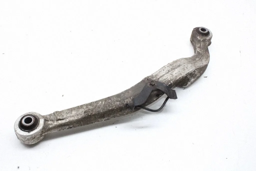 Tagumine ülemine õõtshoob – vasak