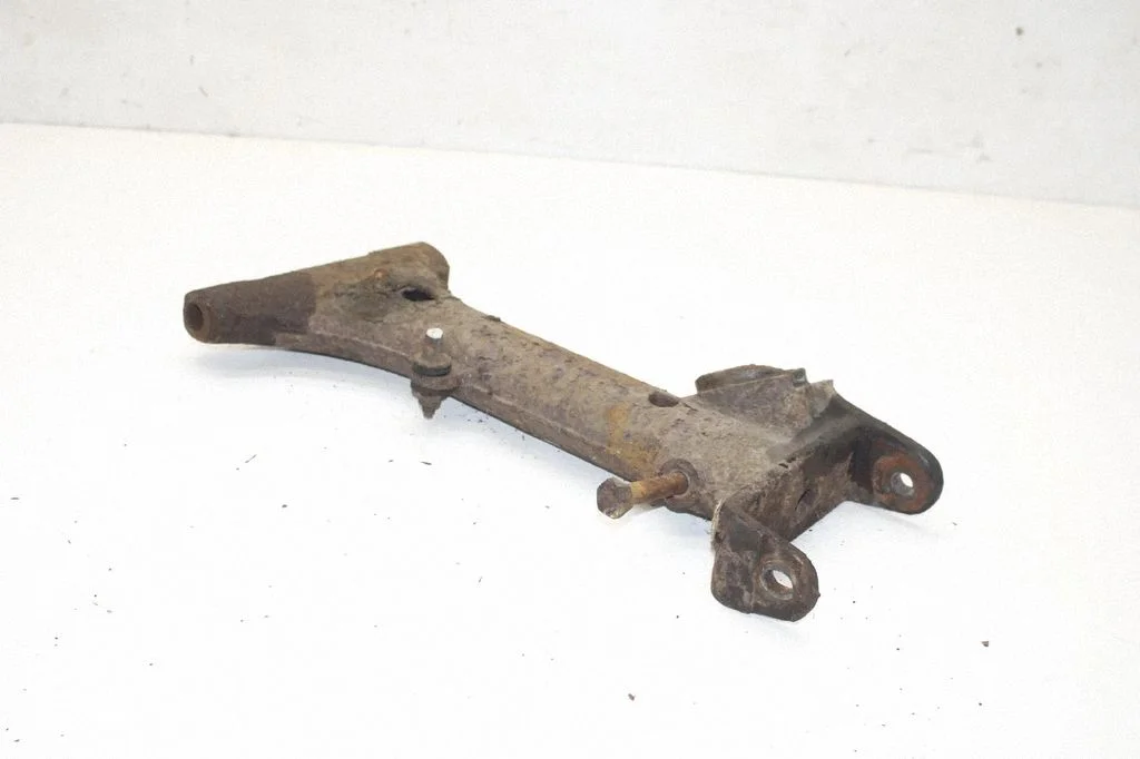Rear upper control arm/wishbone – right