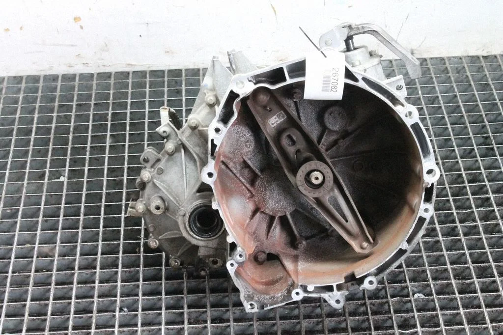 Mehaaniline 6-käiguline käigukast GS658BG