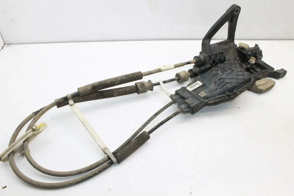 Gear shift cable linkage DB3R7E459DD