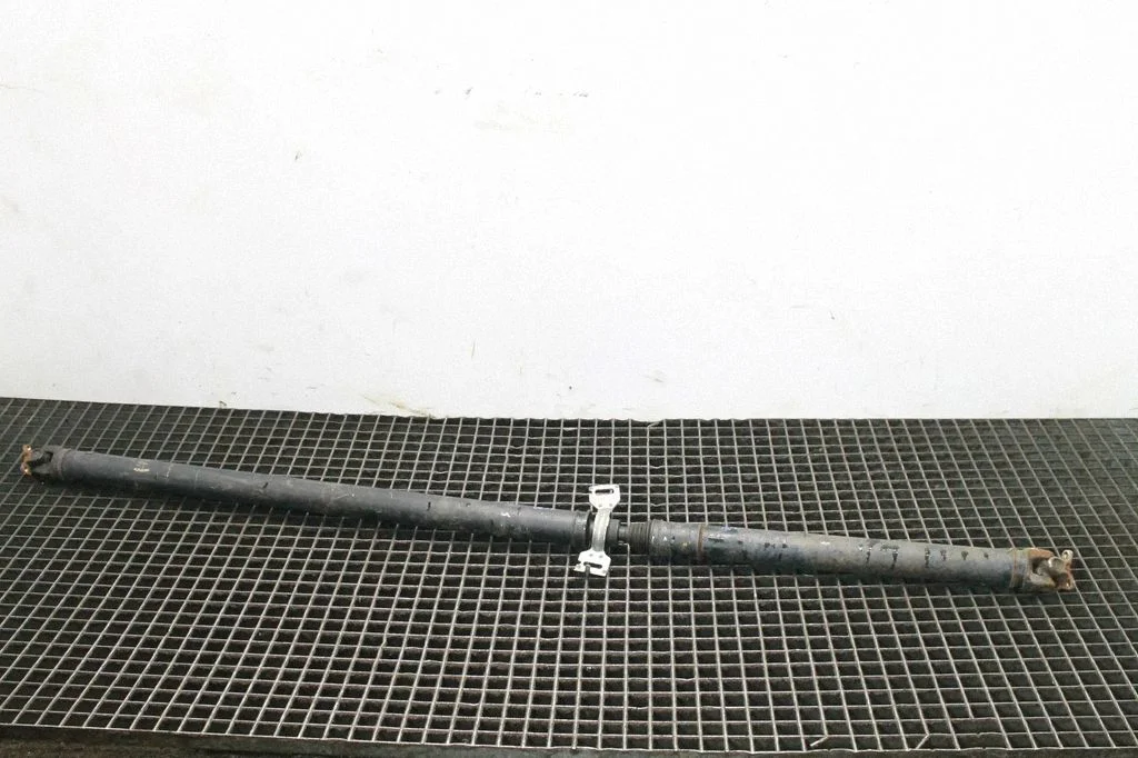 Middle center prop shaft