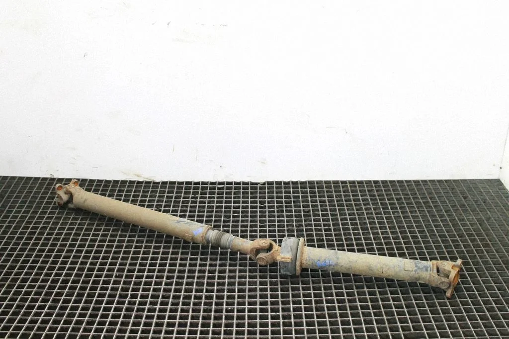 Middle center prop shaft