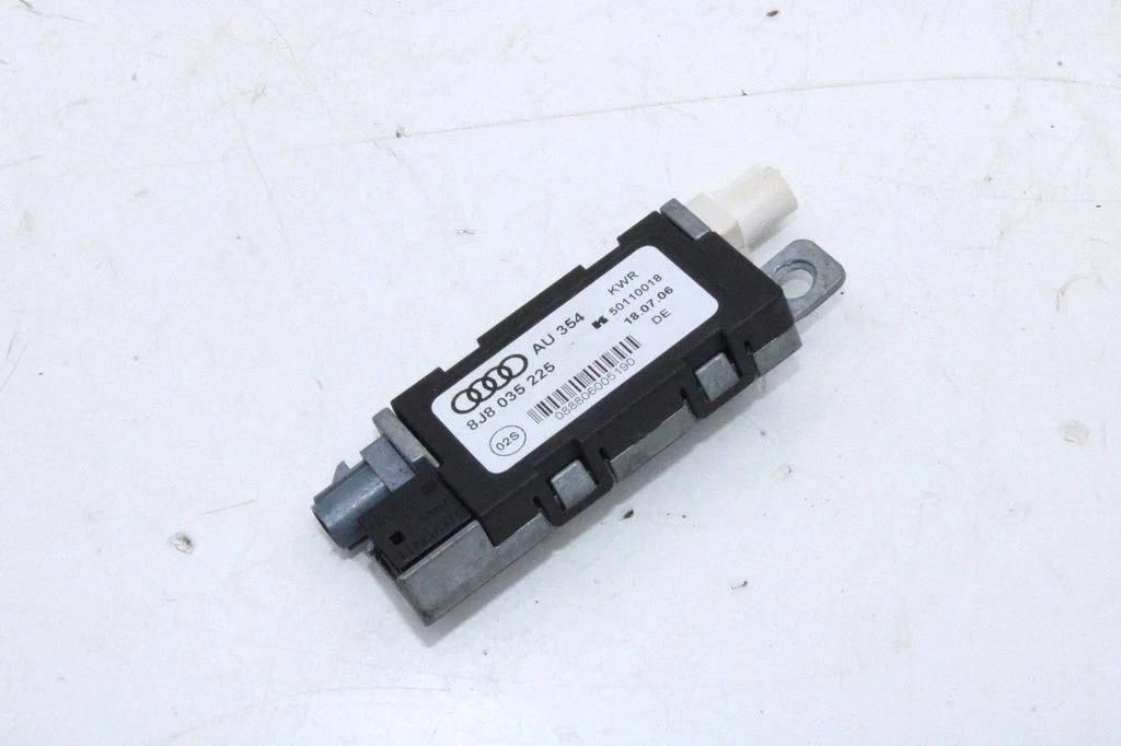 Antenas pastiprinātājs 8J8035225