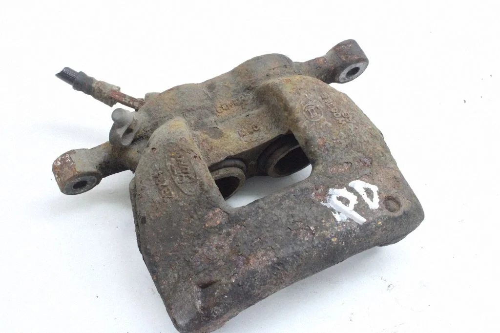 Front brake caliper – right