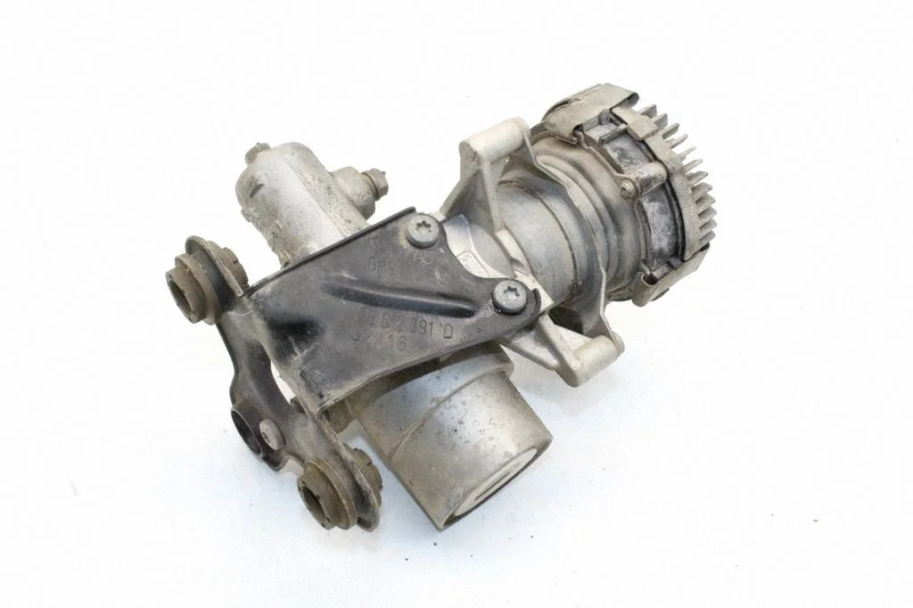 Master brake cylinder 5QE614308D