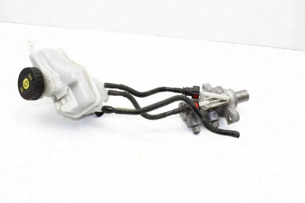 Master brake cylinder
