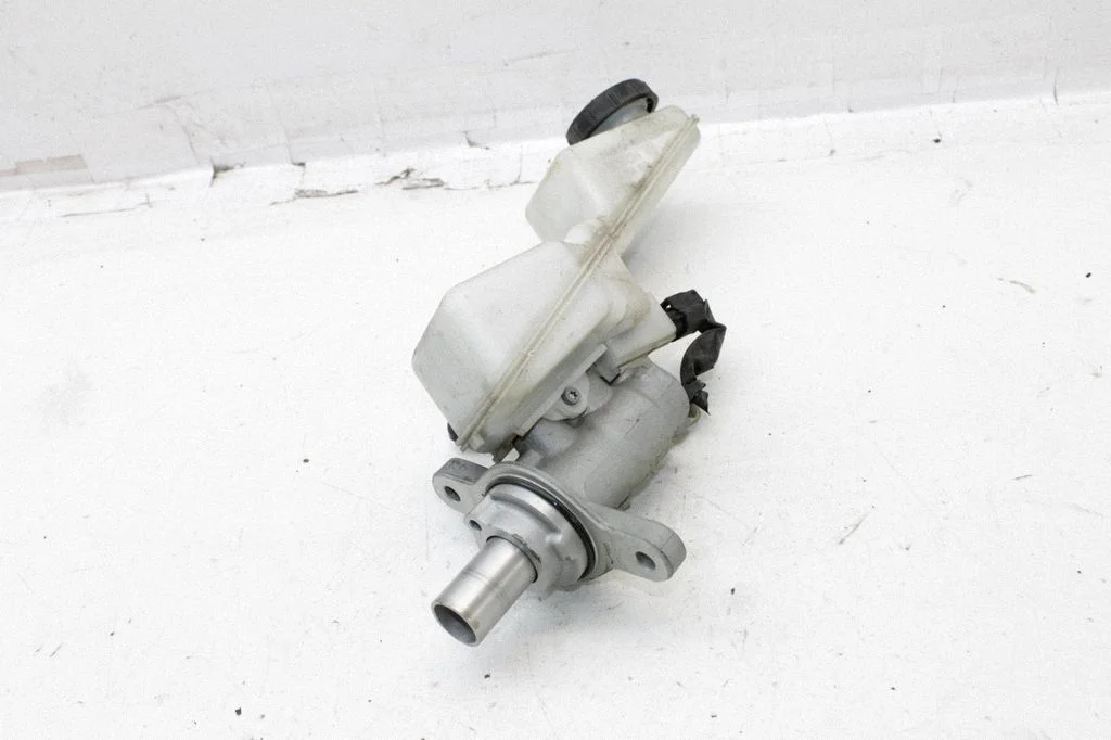 Master brake cylinder