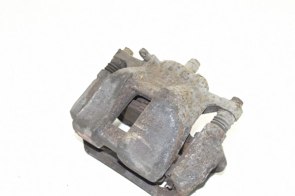 Front brake caliper – right